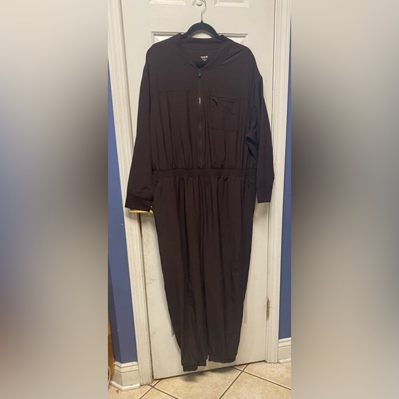Old Navy Women's Long-Sleeve StretchTech Crop Zip Bomber Jumpsuit in brown 2X - Picture 2 of 9